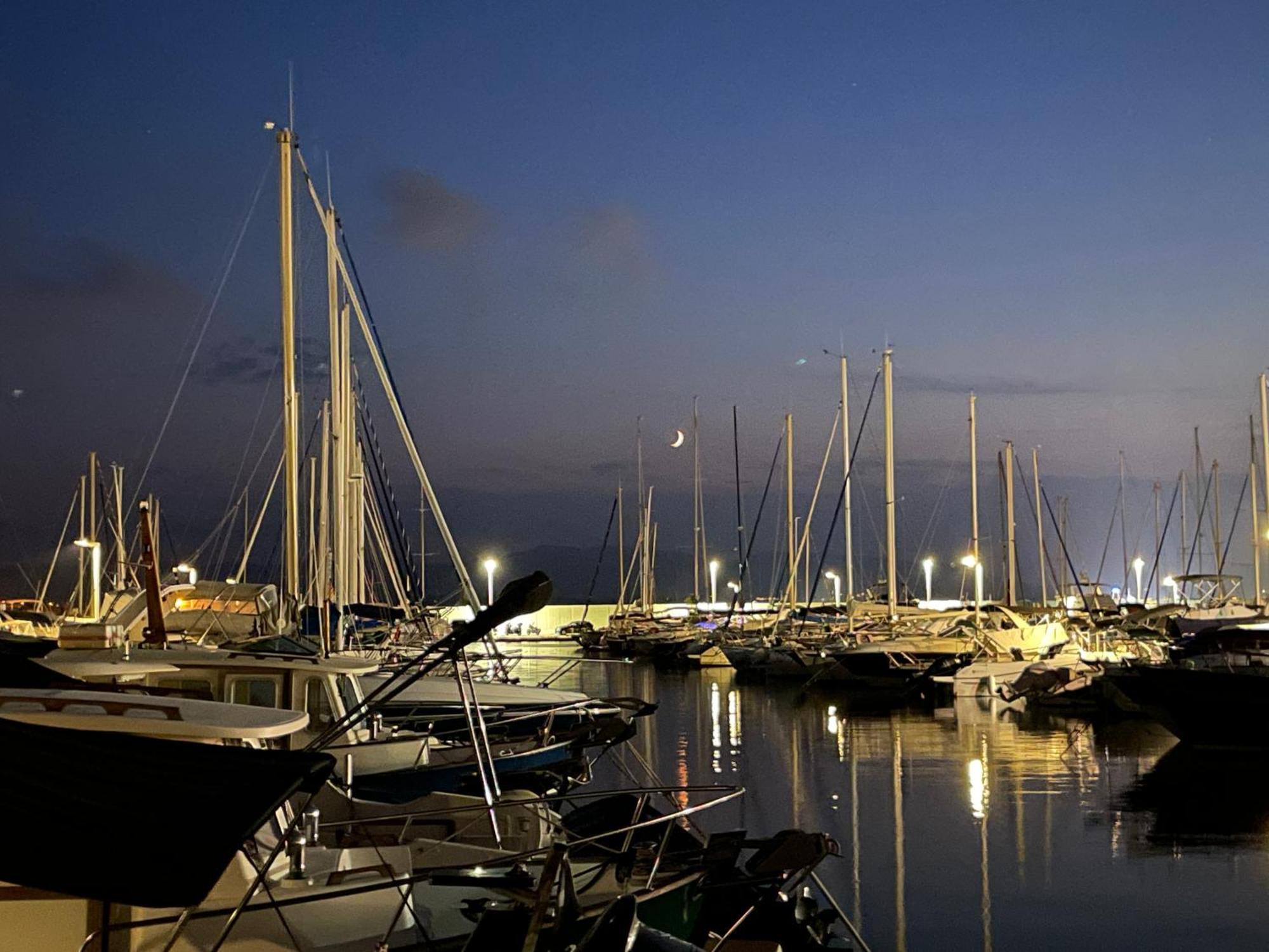 Yacht Galarne Botel *